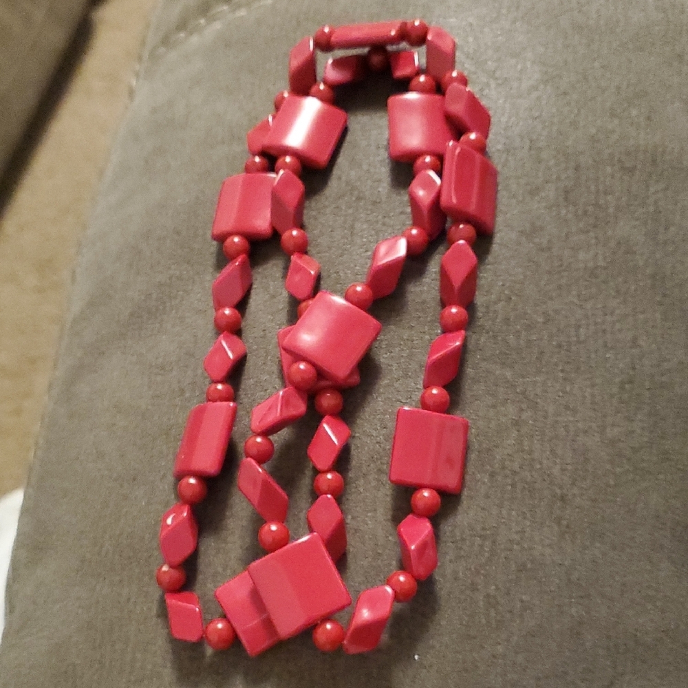 Valentine’s Red Statement Necklace | Chunky Retro Beads |Bold Gift-Ready Jewelry - Picture 6 of 7